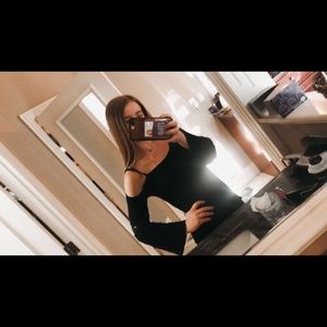 Cute long sleeve black top